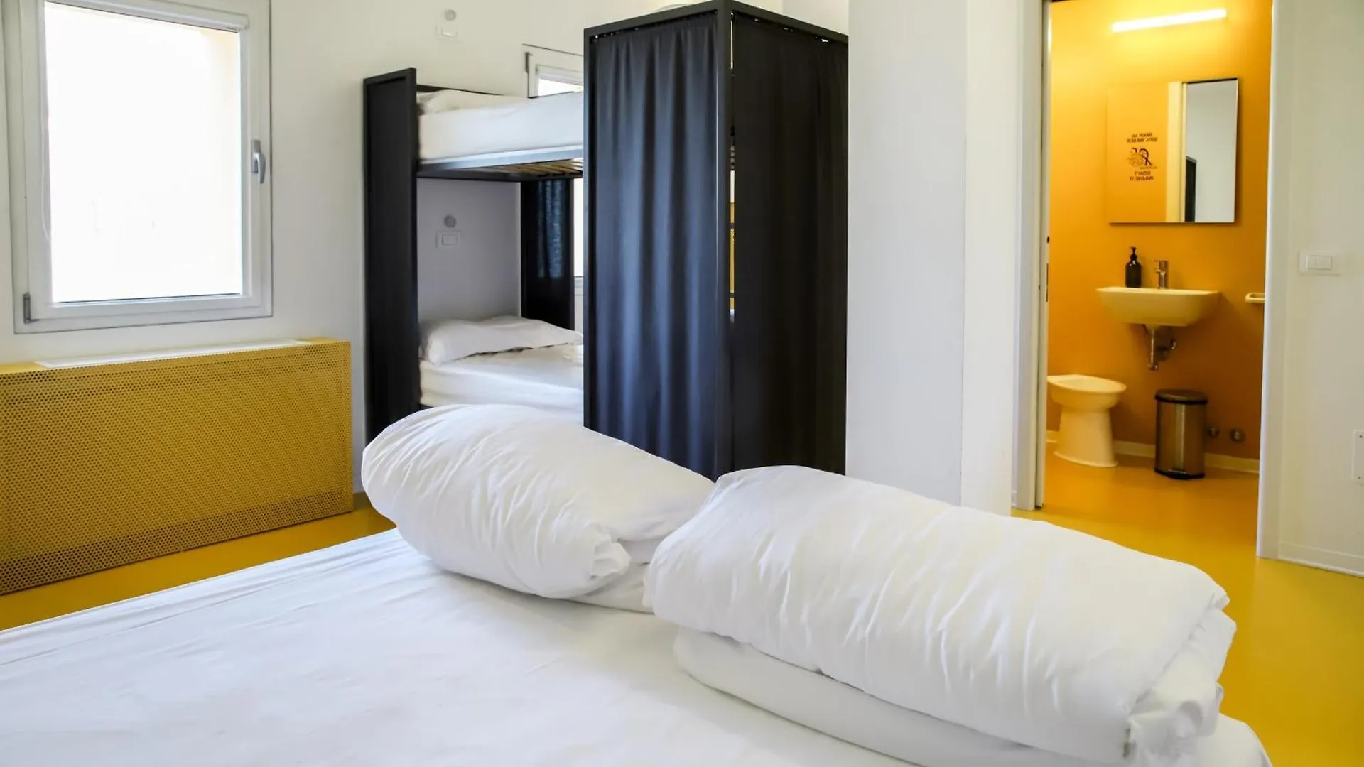 Nomad Hostel Treviso 0*,