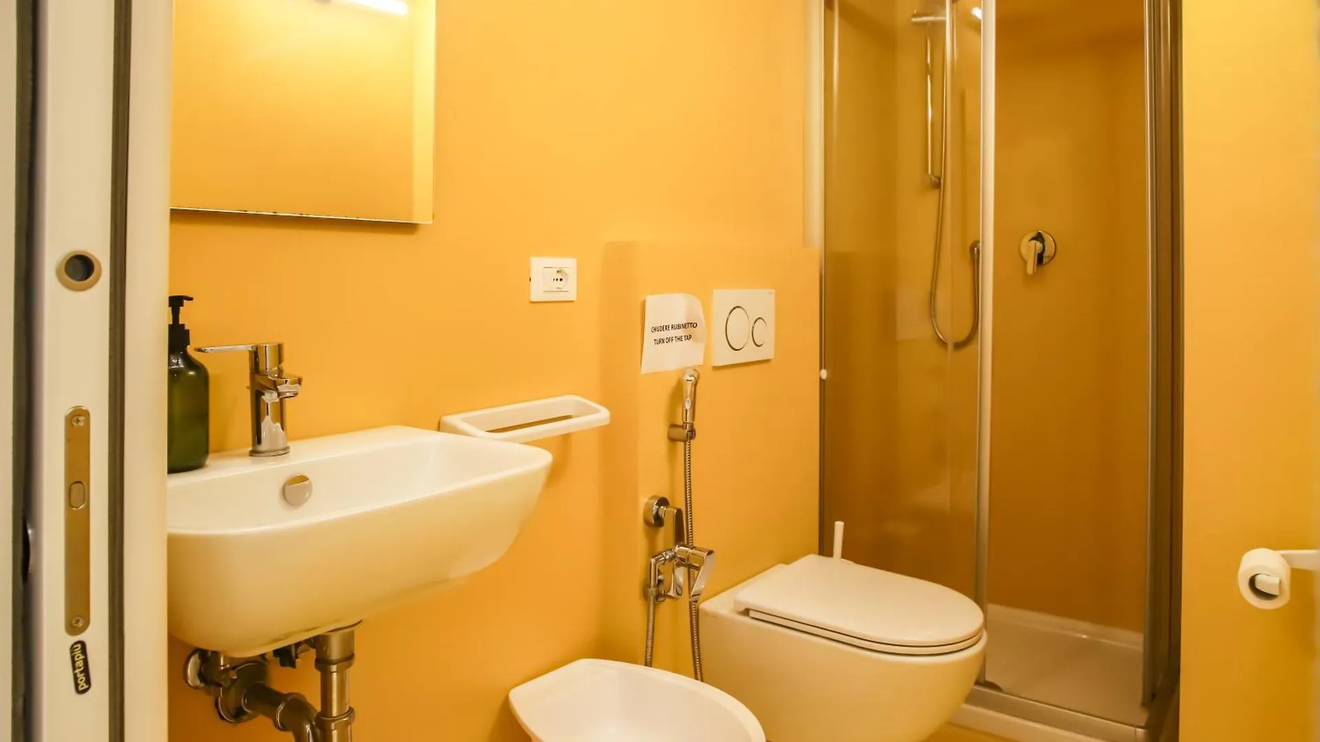 Nomad Hostel Treviso 0*,